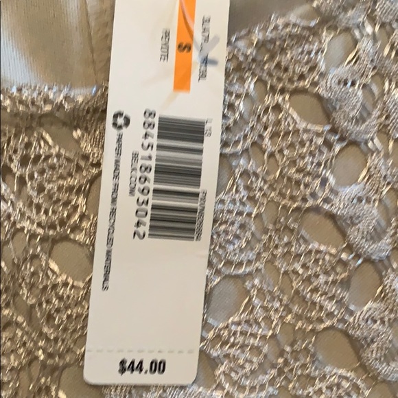 Ladies Lace Top NWT - Picture 3 of 4